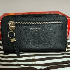 Henri Bendel Black Zip Wallet